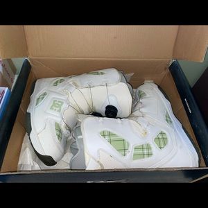DC Women’s Snowboard Scout Boots, Model: 301314, White 8.5